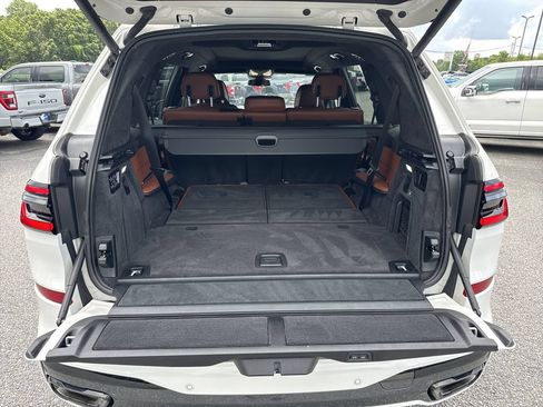 Used 2024 BMW X7 xDrive40i w/ M Sport Package AWD/4WD image 19