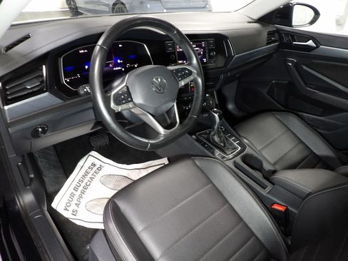 Used 2024 Volkswagen Jetta SE FWD image 8