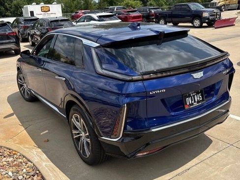 Certified 2024 Cadillac Lyriq Luxury AWD/4WD image 2