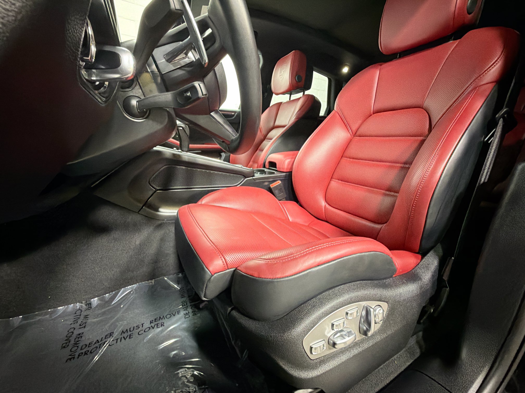 Used 2026 Porsche Macan S AWD/4WD image 5
