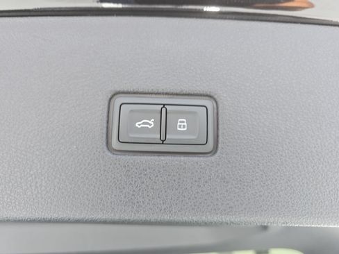 Used 2024 Audi Q8 Premium Plus w/ Premium Plus Package AWD/4WD image 30