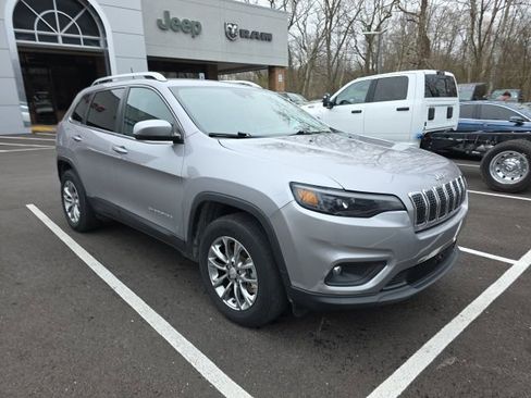Used 2021 Jeep Cherokee Latitude Lux w/ Comfort/Convenience Group image 3