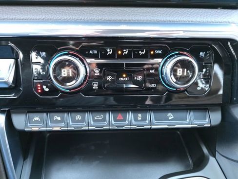 Used 2025 GMC Sierra 1500 Denali w/ Technology Package AWD/4WD image 23