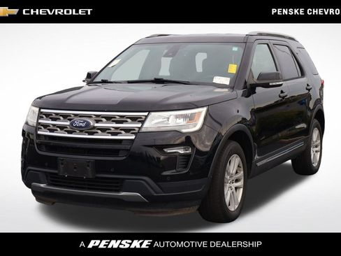 Used 2018 Ford Explorer XLT w/ Equipment Group 202A AWD/4WD image 1