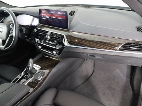 Used 2021 BMW 530i w/ Convenience Package image 8
