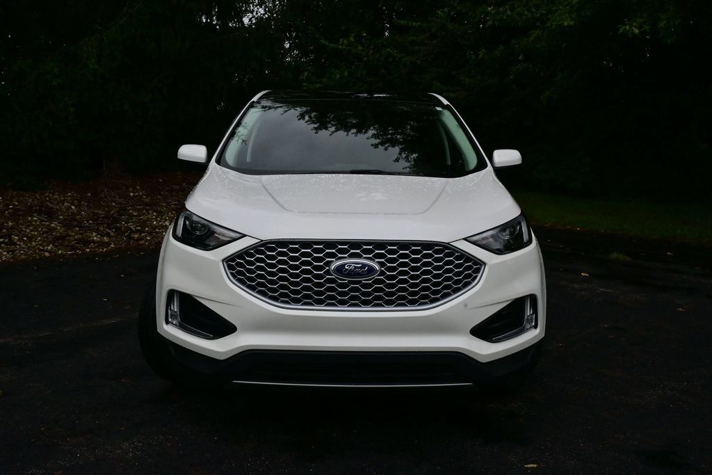 Used 2024 Ford Edge SEL w/ Convenience Package AWD/4WD image 4