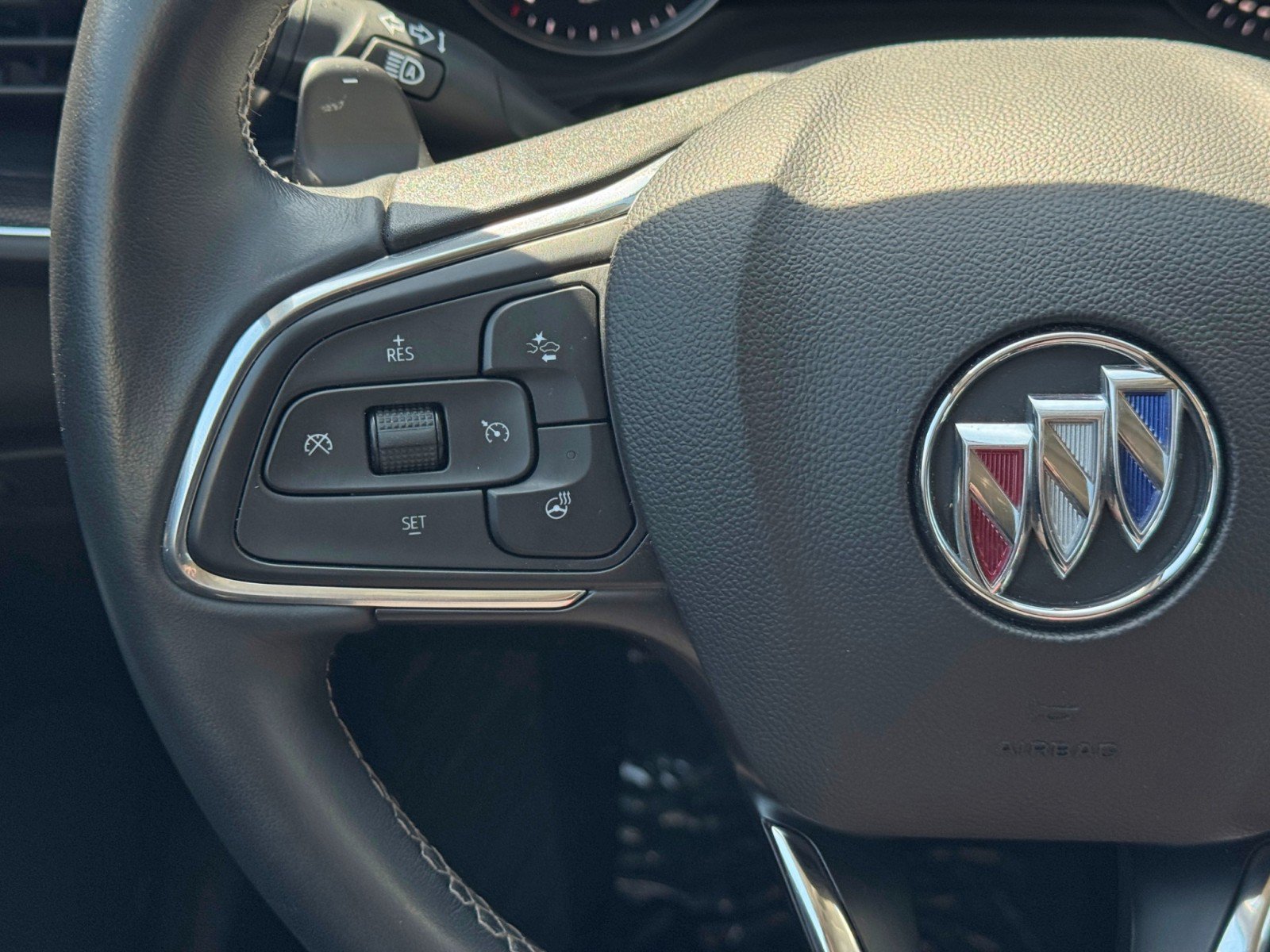 Used 2022 Buick Envision Essence w/ Safety Package FWD image 22