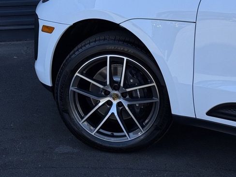 New 2026 Porsche Macan image 12