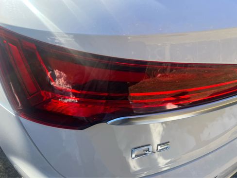 Used 2024 Audi Q5 2.0T Premium w/ Convenience Package image 7