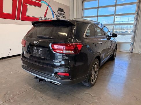 Used 2019 Kia Sorento EX image 2