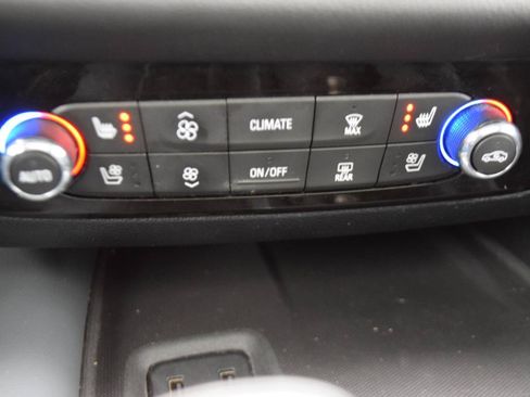 Used 2018 Buick Enclave Premium w/ Trailering Package AWD/4WD image 22