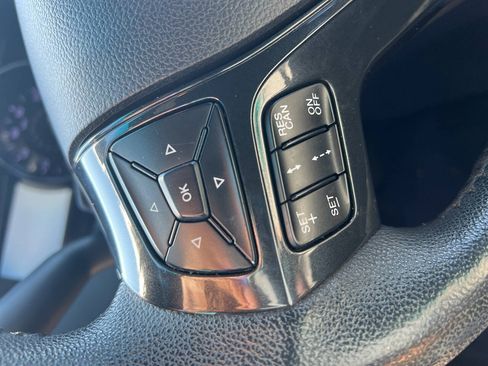 Used 2018 Ford Explorer XLT w/ Equipment Group 202A AWD/4WD image 31