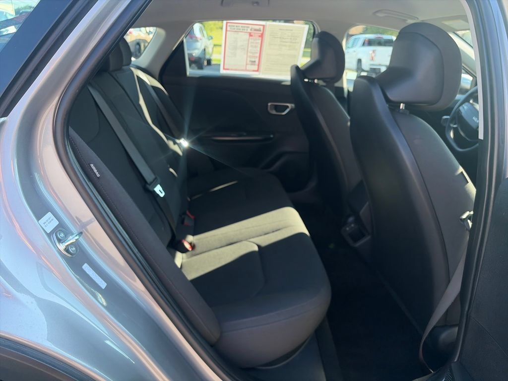 Used 2026 Kia K4 FWD image 36