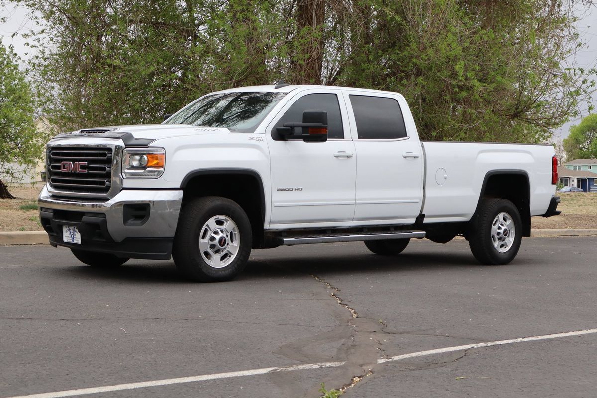 Used 2019 GMC Sierra 2500 SLE w/ Suspension Package, Off-Road AWD/4WD image 11