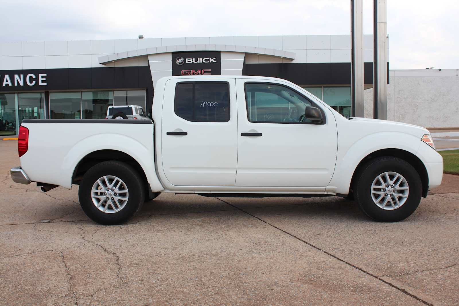 Used 2019 Nissan Frontier SV RWD image 15