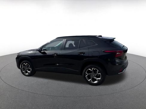 Used 2025 Chevrolet Trax LT image 15
