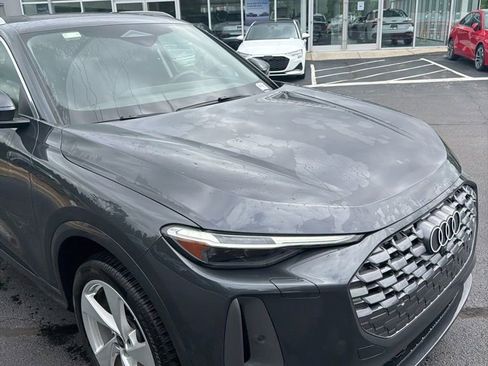 Used 2025 Audi Q5 Premium Plus w/ Premium Plus AWD/4WD image 5