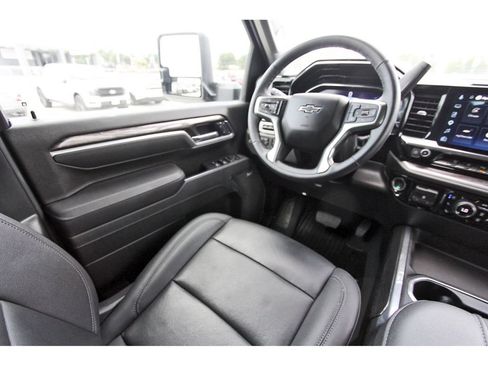 Used 2025 Chevrolet Silverado 2500 LTZ w/ Trail Boss Package AWD/4WD image 10