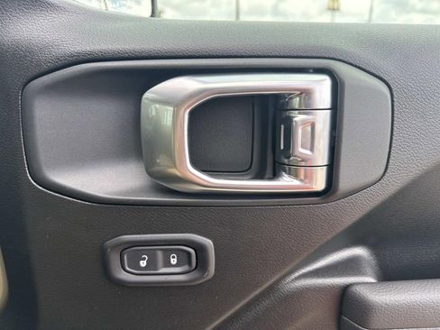 New 2026 Jeep Gladiator Willys AWD/4WD image 14