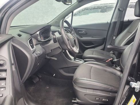 Certified 2022 Chevrolet Trax LT w/ Midnight Edition image 20