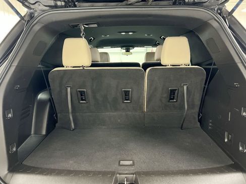 Used 2023 Chevrolet Traverse LS FWD image 24