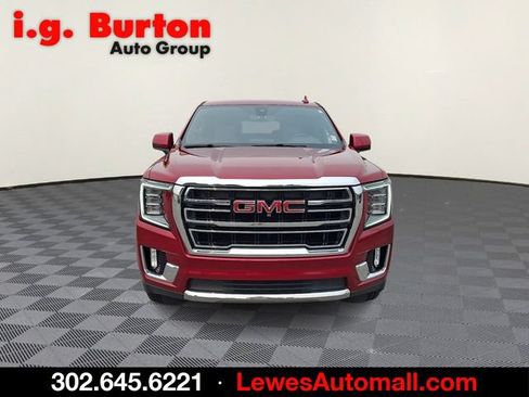 Used 2022 GMC Yukon XL SLT w/ SLT Luxury Package AWD/4WD image 2