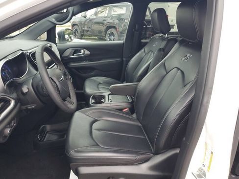 Certified 2023 Chrysler Pacifica Touring-L w/ S Appearance Package FWD image 23