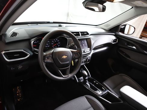Used 2021 Chevrolet TrailBlazer LS FWD image 11