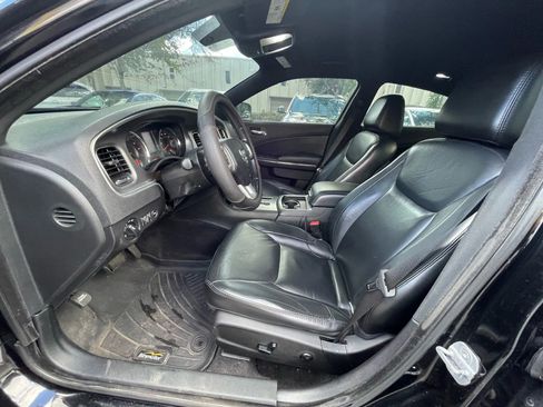 Used 2013 Dodge Charger SE RWD image 21