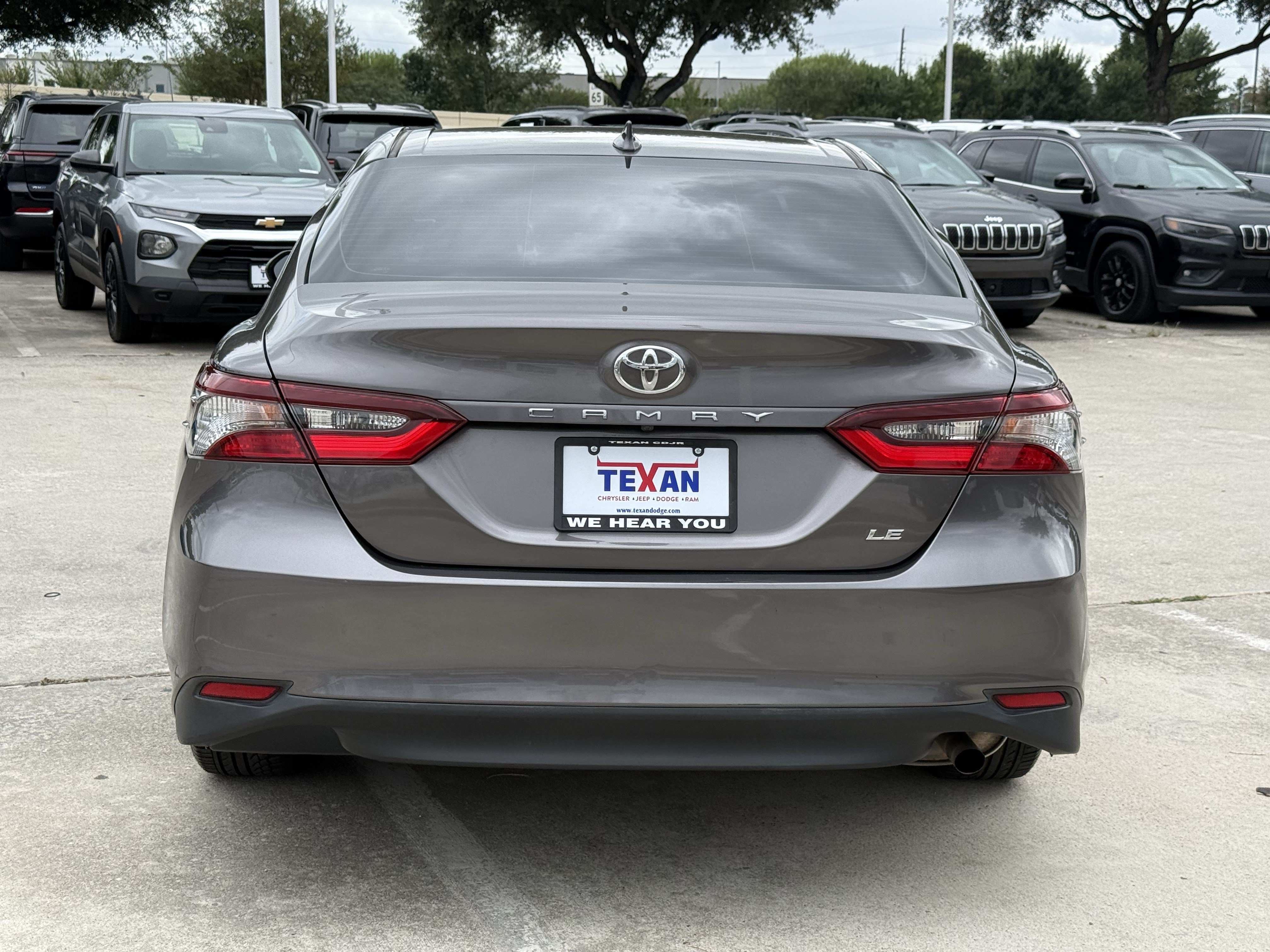 Used 2022 Toyota Camry LE FWD image 6