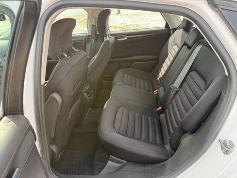Used 2013 Ford Fusion SE image 16