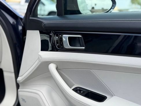 Used 2018 Porsche Panamera image 39