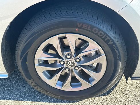 Certified 2023 Toyota Sienna XLE image 12