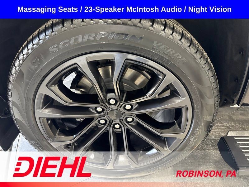 Used 2026 Jeep Grand Wagoneer Summit AWD/4WD image 9
