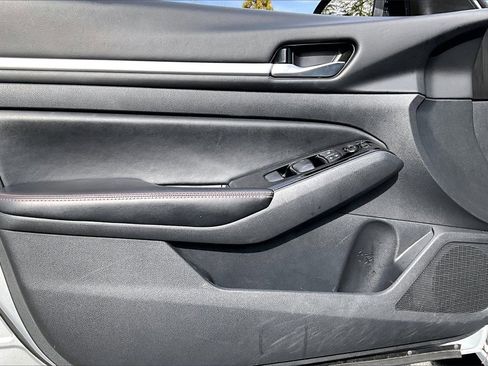 Used 2024 Nissan Altima 2.5 SR image 25