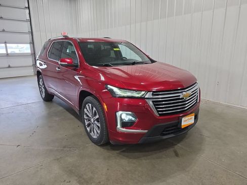 Used 2023 Chevrolet Traverse Premier AWD/4WD image 2