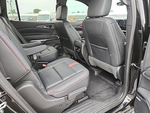 Used 2024 Chevrolet Traverse RS AWD/4WD image 33