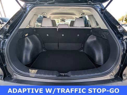 Used 2024 Toyota Corolla Cross L image 8