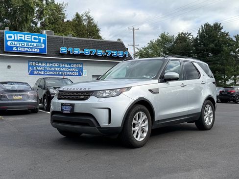 Used 2018 Land Rover Discovery SE image 1