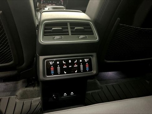 Certified 2024 Audi Q8 e-tron Premium Plus w/ Premium Plus Package AWD/4WD image 34