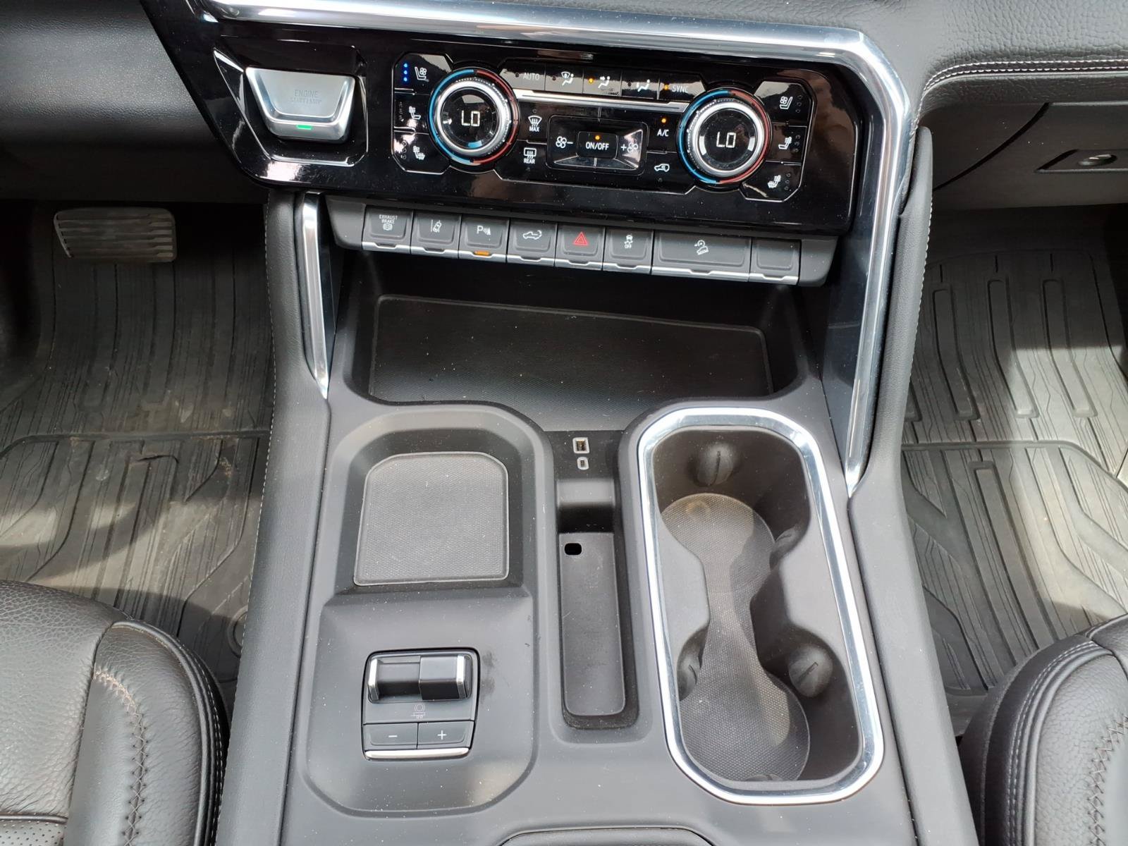 Used 2024 GMC Sierra 3500 Denali AWD/4WD image 20