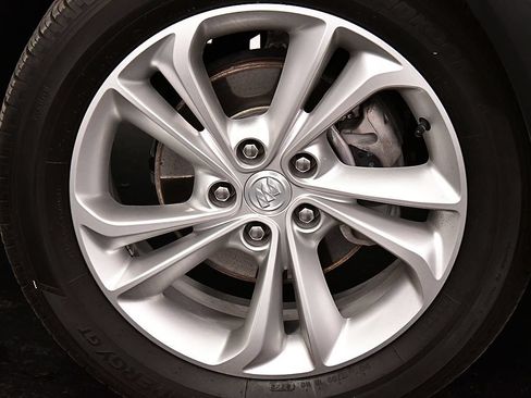 Used 2023 Buick Encore GX Preferred w/ Cold Weather Comfort Package AWD/4WD image 9