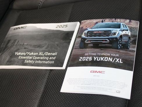 Used 2025 GMC Yukon Denali w/ Advanced Technology Package image 45