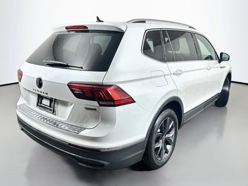 Used 2023 Volkswagen Tiguan SE AWD/4WD image 7