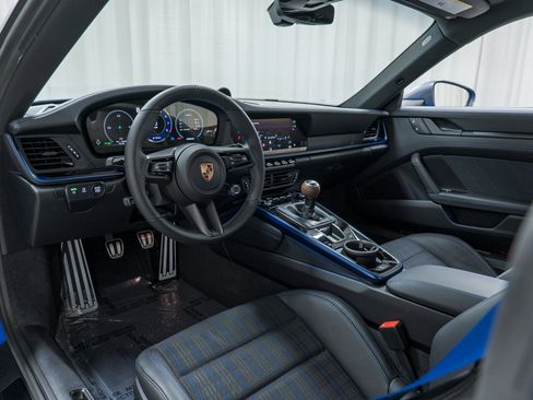 Used 2026 Porsche 911 Carrera T image 4