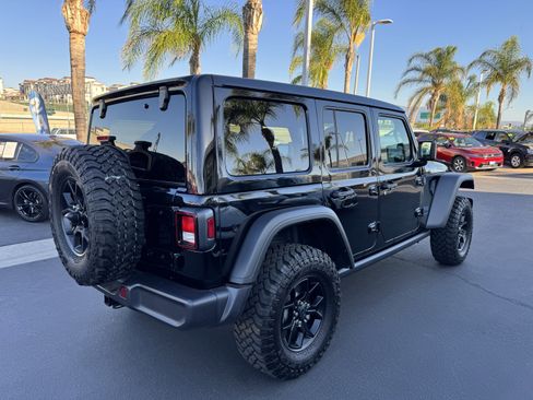 Used 2025 Jeep Wrangler Willys image 9