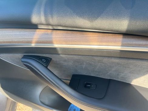 Used 2023 Tesla Model 3 Standard Range image 29