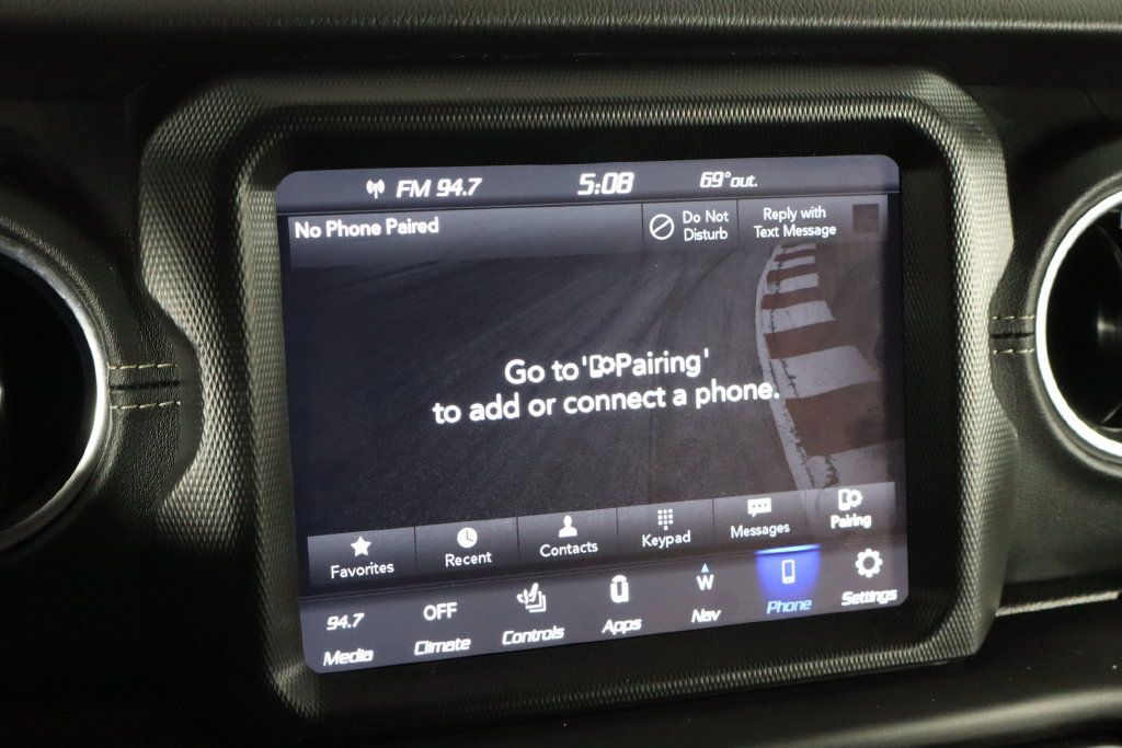 Used 2022 Jeep Wrangler Unlimited Sahara w/ Cold Weather Group AWD/4WD image 37