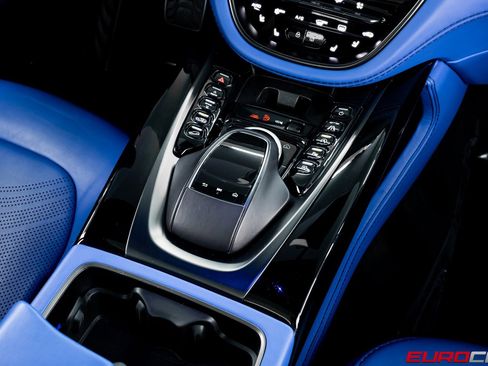 Used 2022 Aston Martin DBX image 29