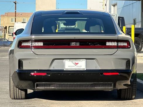 New 2025 Dodge Charger Daytona R/T w/ Sun & Sound Package AWD/4WD image 4